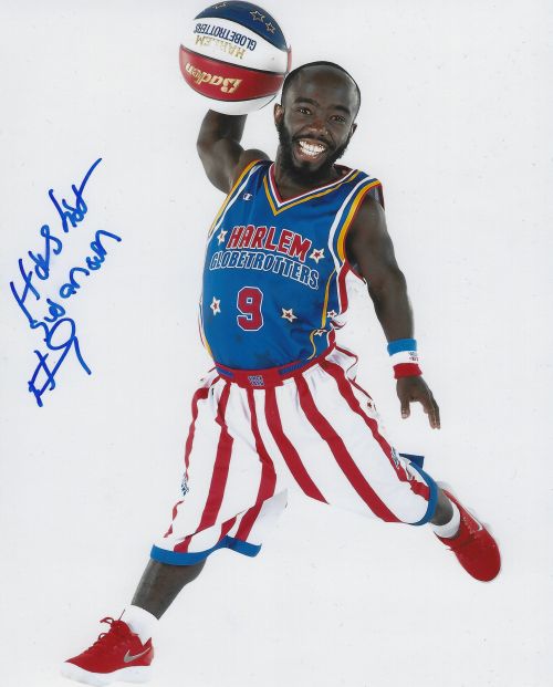 Hot Shot' proves size no issue for Harlem Globetrotters 